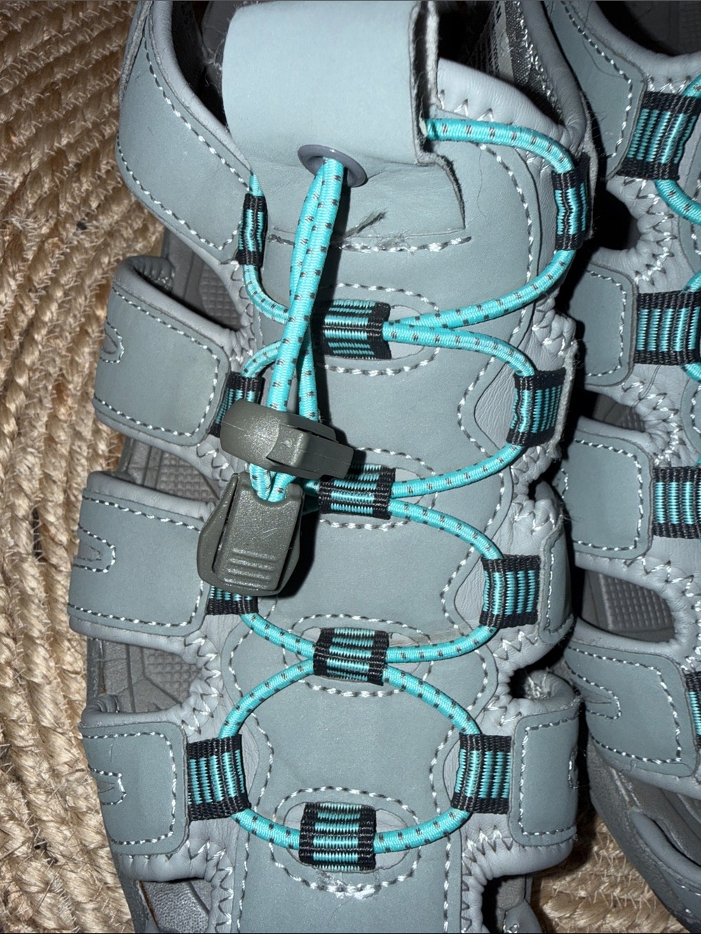Khombu Gray Closed Toe Sport Sandals Aqua Trim Women’s Size 8 - Picture 10 of 11
